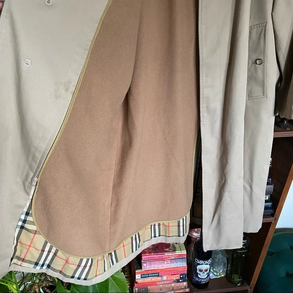 Vintage Burberry Rain Trench Coat Women’s Oversized Medium or Large Men’s Medium